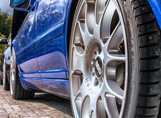 Reifeninnovationen und wie die Technologie Autos sicherer und effizienter macht