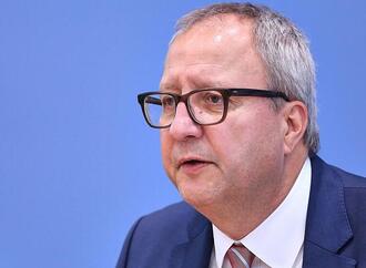 Voßkuhle drängt auf ''Richtungswechsel'' beim Datenschutz