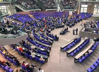 Zusatzsitzung: Schwesig fürchtet Aufspaltung von Schuldenpaket