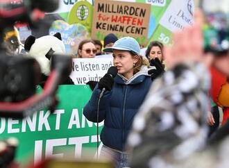 Neubauer kritisiert Merz beim Sondervermögen