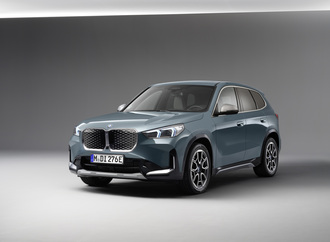Europas E-Automarkt  - BMW rückt Tesla auf die Pelle