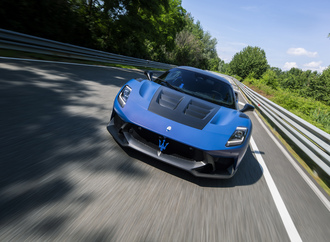Maserati GT2 Stradale Edizione Corse - Mit Reisetasche und Racetrack-Sause