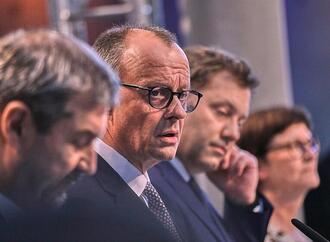 Banaszak will gegen Merz-Regierung demonstrieren