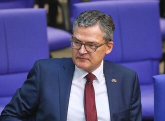 Kiesewetter drängt auf Vorgehen gegen hybride Bedrohung