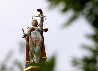 Gericht erlaubt Vertrieb nicht zugelassener Krebsmedikamente