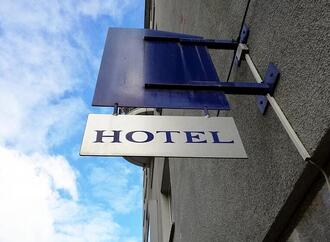 Weniger Übernachtungen im März