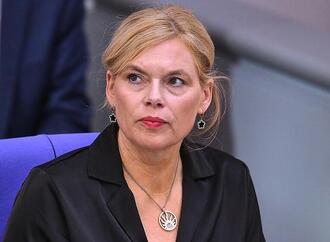 Bundestagspräsidentin ordnet Regenbogenbeflaggung an