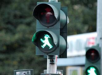 Rufe nach längeren Grünphasen für Fußgänger in Sachsen-Anhalt