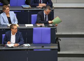 Schwarz-Rot schickt mehr politische Beamte in einstweiligen Ruhestand