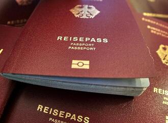 Zahl der Einbürgerungen steigt auf neuen Höchststand