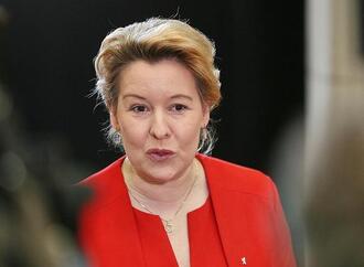 Giffey fordert ''frühzeitig Klarheit'' über weitere Sparmaßnahmen