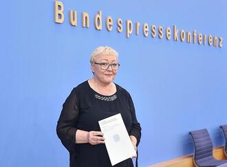 SED-Opferbeauftragte lobt Entschädigungsgesetz als ''Meilenstein''