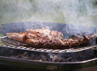 Star-Koch Lafer warnt beim Grillen vor vormarinierten Produkten