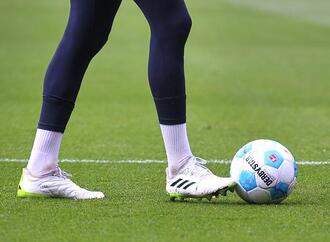 DFB-Pokal: Schalke setzt sich in Verlängerung gegen Lok durch