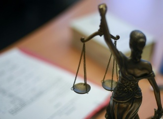 Behandlungsfehler bei Geburt: Eine Million Euro Schmerzensgeld für behindertes Kind