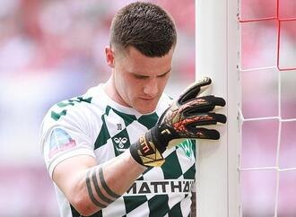 Eintracht Frankfurt verpflichtet Torwart Michael Zetterer