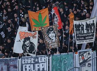 Eintracht springt auf Platz zwei im Bundesliga-Management-Ranking