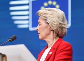 Von der Leyen verteidigt Zoll-Deal mit Trump