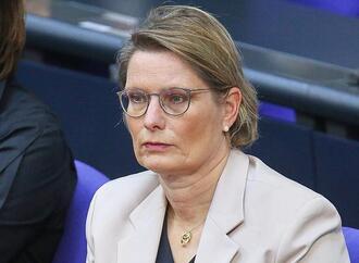 Hubig prüft Verschärfung der Frauenquote