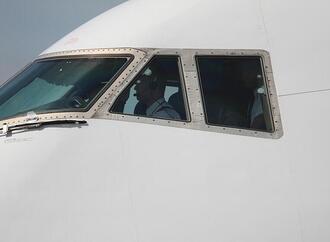 Flugzeug mit 47 Afghanen an Bord in Hannover gelandet