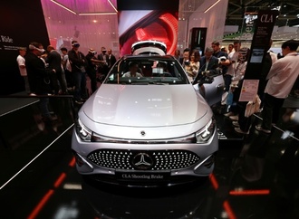 EU geht bei Autogipfel auf Industrie zu - und erntet dennoch Kritik