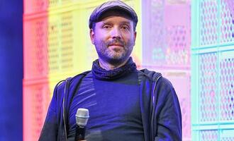 Satiriker Marc-Uwe Kling bleibt trotz Bestseller-Erfolgen sparsam