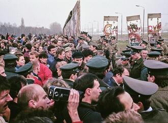 Umfrage: Ostdeutsche schätzen Erbe der friedlichen Revolution sehr