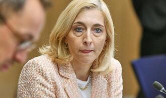 Gesundheitsministerin zurückhaltend bei Abschaffung von Pflegegrad