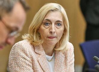 Gesundheitsministerin zurückhaltend bei Abschaffung von Pflegegrad