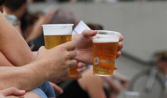 Regierungsexperte: Alkohol viel problematischer als Cannabis
