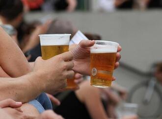 Regierungsexperte: Alkohol viel problematischer als Cannabis