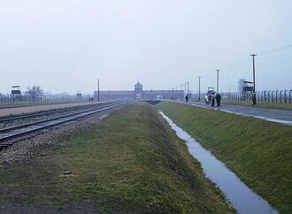 Experten wollen frühere Holocaust-Aufklärung in deutschen Schulen