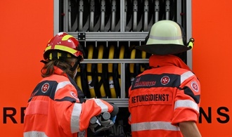 Feuerwehr rettet in Niedersachsen sechs Rinder aus Güllegrube