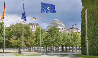 Klingbeil erwartet ''Klartext'' von Nato gegenüber Russland