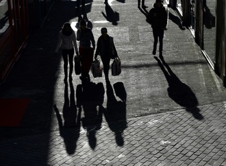 35 Jahre deutsche Einheit: Anteil erwerbstätiger Frauen in Ost und West gleich