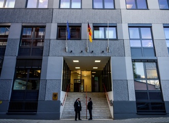 Anteil von Ostdeutschen mit Top-Jobs in Bundesverwaltung sinkt