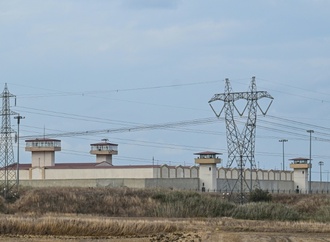 Nachbau von Zelle im türkischen Silivri-Gefängnis in Berlin aufgestellt