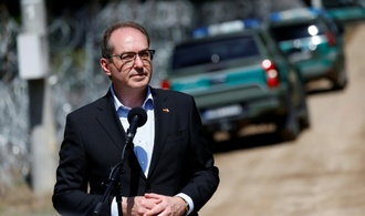 Innenminister Dobrindt mit neuem Vorstoß für Rückkehrzentren