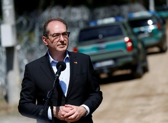Innenminister Dobrindt mit neuem Vorstoß für Rückkehrzentren