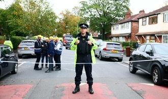 Mehrere Verletzte bei Angriff vor Synagoge in Manchester - Premier Starmer ''entsetzt''