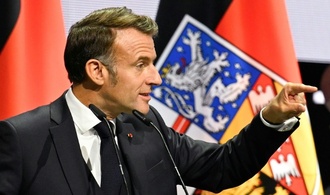 Macron warnt auf Einheitsfeier vor ''Verfall'' der Demokratien