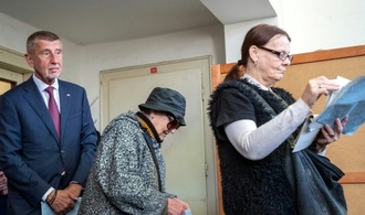 Tschechen wählen neues Parlament - Populistischer Ex-Regierungschef Babis Favorit