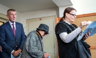 Tschechen wählen neues Parlament - Populistischer Ex-Regierungschef Babis Favorit