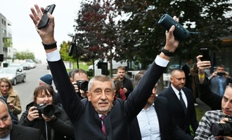 Populistischer Ex-Regierungschef Babis gewinnt Parlamentswahl in Tschechien