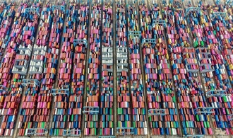 Welthandel: WTO hebt Prognose für 2025 an - Aussichten für 2026 aber verdüstert