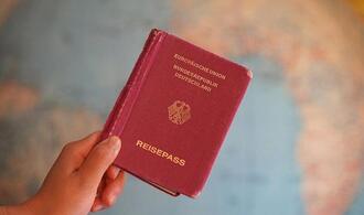 Bundestag verlangsamt Einbürgerung gut integrierter Zuwanderer