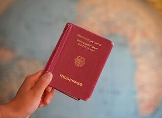 Bundestag verlangsamt Einbürgerung gut integrierter Zuwanderer