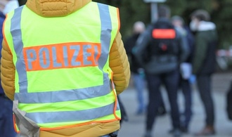 Schülerin bei Messerangriff an Schule in Paderborn lebensgefährlich verletzt
