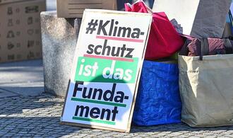 ''Fridays For Future'' warnen vor möglichem Ende des Verbrenner-Aus
