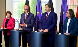 Autoindustrie fordert Einigung der Bundesregierung bei Verbrenner-Aus